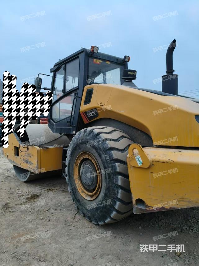 整機右后45°(設(shè)備外觀及核心部件) 整機右后45°(設(shè)備外觀及核心部件)