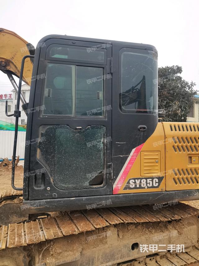 ?駕駛室正側(cè)（駕駛室部分）