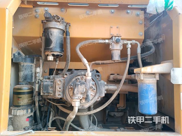 液壓泵斜45?左（大件艙室）