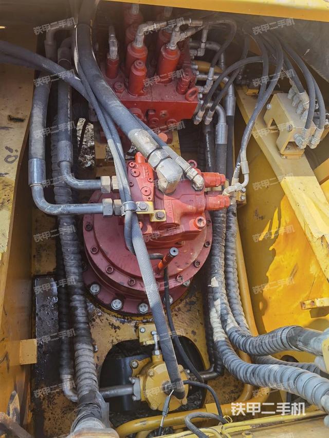 回轉(zhuǎn)馬達(dá)（上車部件）