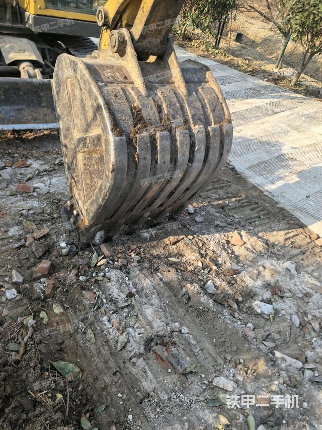 鏟斗右后整體（工作和回轉(zhuǎn)裝置）