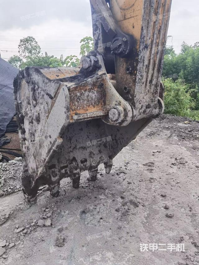 鏟斗右后整體（工作和回轉(zhuǎn)裝置）