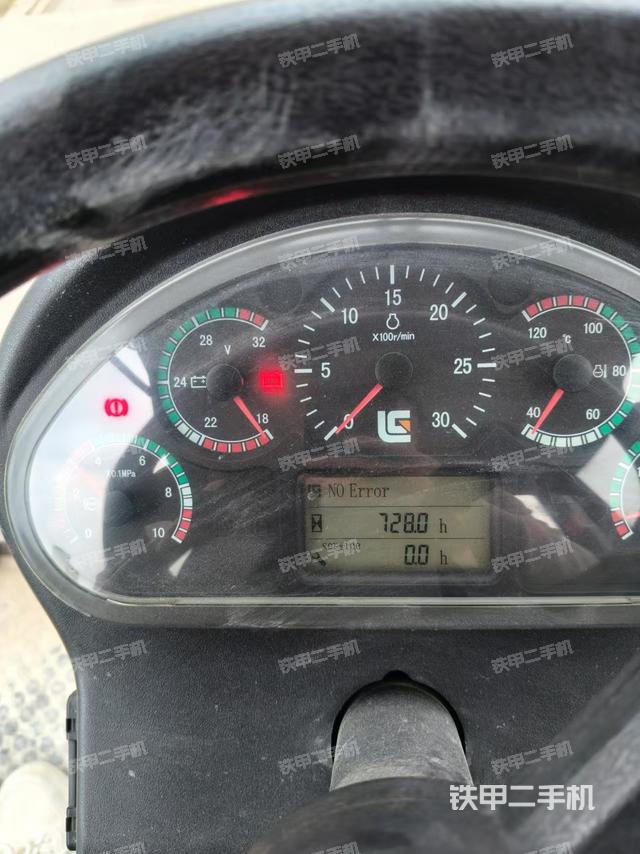 駕駛室操作臺(設(shè)備外觀及核心部件) 駕駛室操作臺(設(shè)備外觀及核心部件)