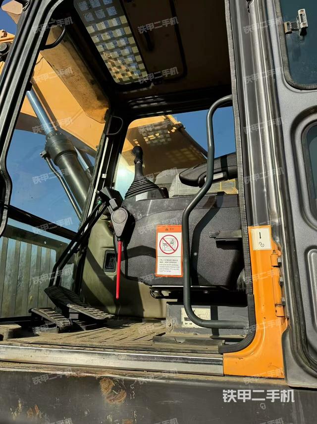 駕駛室整體（整機(jī)外觀）