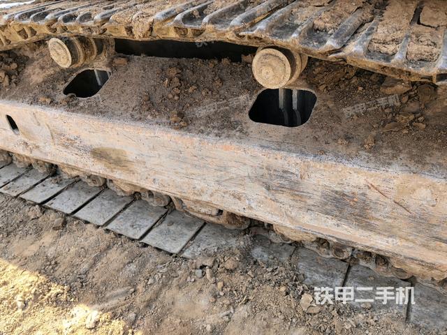 右驅(qū)動(dòng)輪（行走機(jī)構(gòu)）