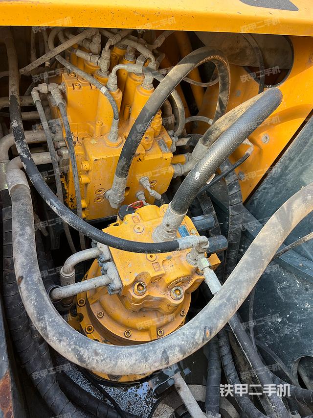 回轉(zhuǎn)馬達(dá)和主控閥（整機外觀）