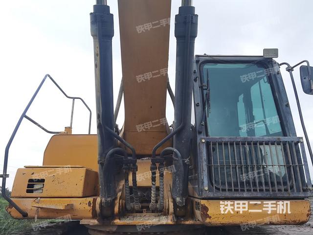 大臂油缸整體?豎拍（工作和回轉(zhuǎn)裝置）