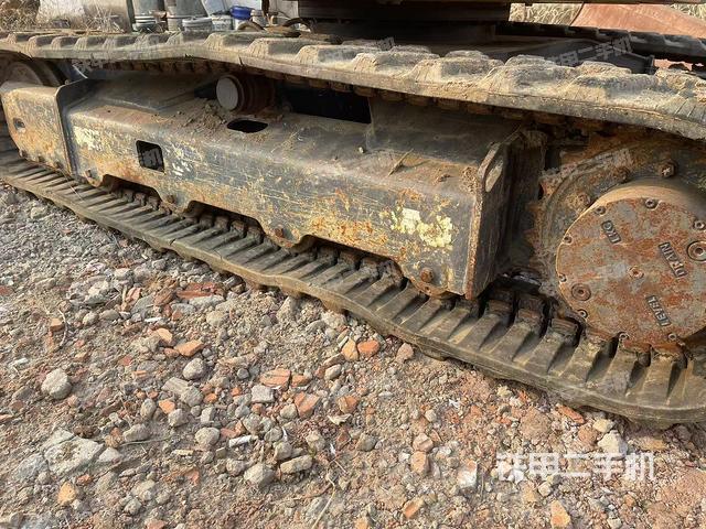 單側履帶整體(整機外觀) 單側履帶整體(整機外觀)