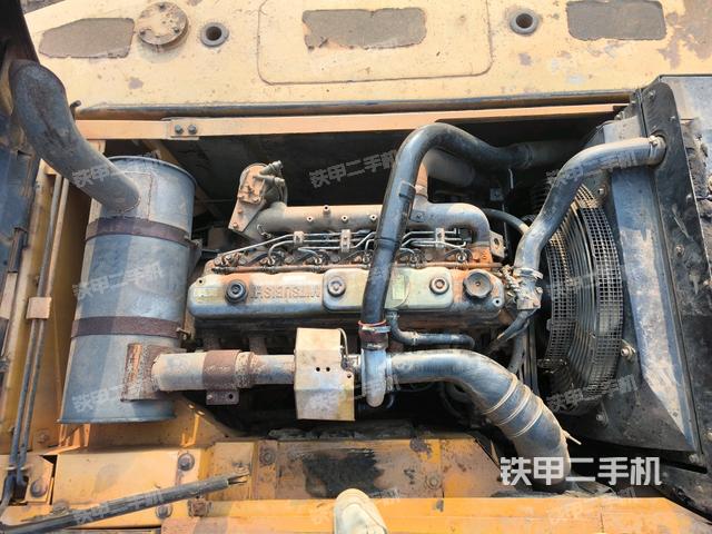 氣門室蓋螺絲特寫（上車部件）