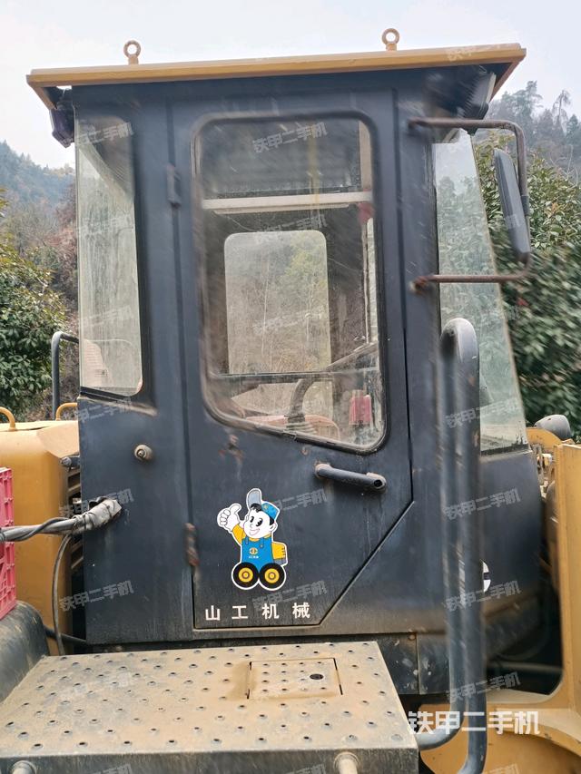 駕駛室正側(cè)（駕駛室部分）