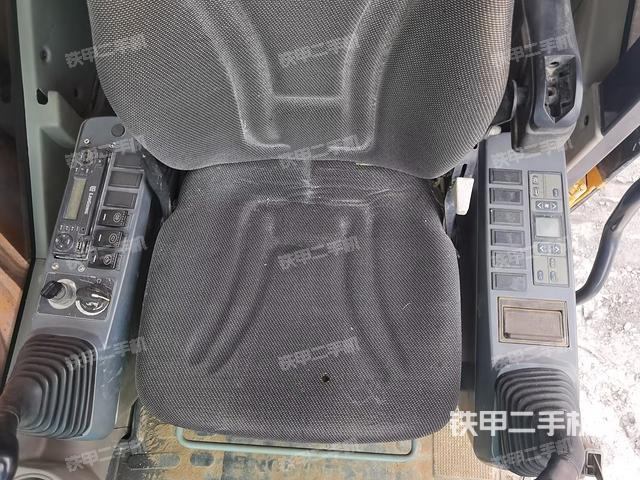 座椅右側(cè)控制臺/鑰匙門/油門/含右手柄（駕駛室部分）