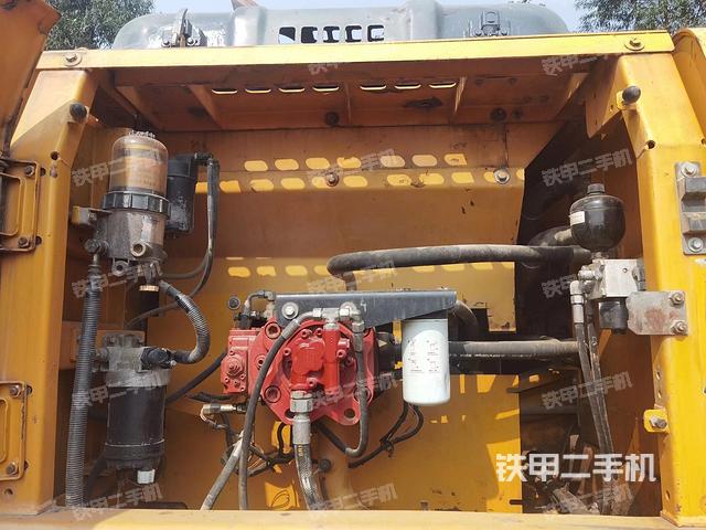 液壓泵斜45?右（大件艙室）