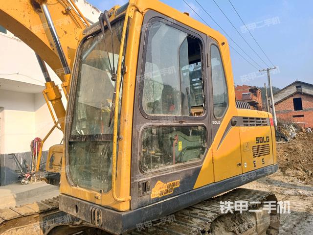 駕駛室左前45度（駕駛室部分）