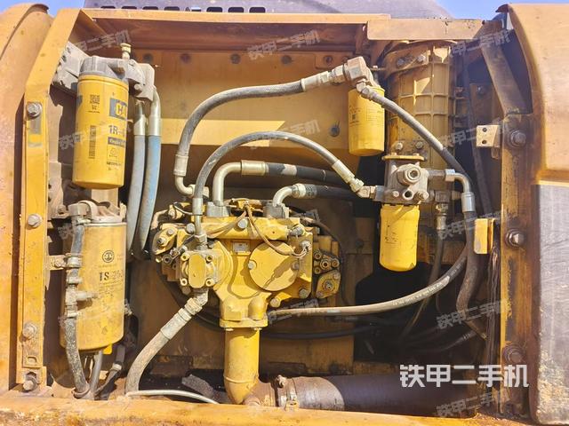 液壓泵斜45?左（大件艙室）