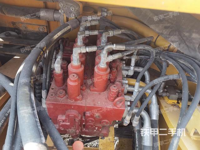 發(fā)動(dòng)機(jī)室（上車部件）