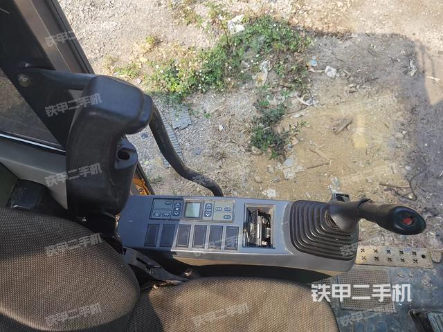 座椅左側(cè)控制臺(tái)/音響/含左手柄（駕駛室部分）