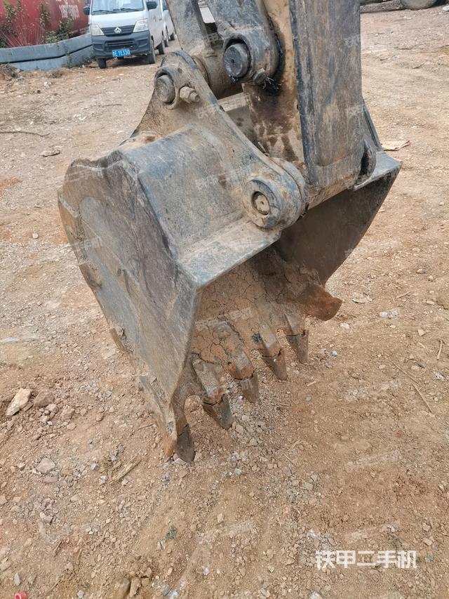 鏟斗右后整體（工作和回轉(zhuǎn)裝置）