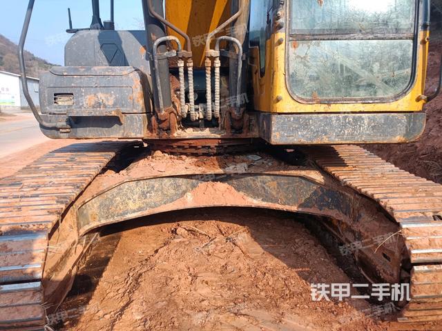 轉(zhuǎn)盤和下車架正前（工作和回轉(zhuǎn)裝置）