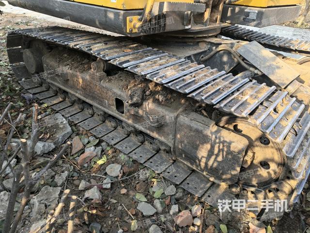 右側(cè)履帶整體?（行走機(jī)構(gòu)）