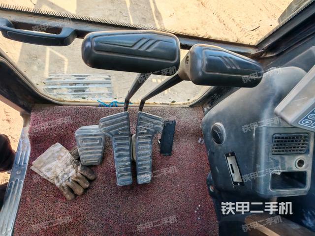 座椅后部（駕駛室部分）