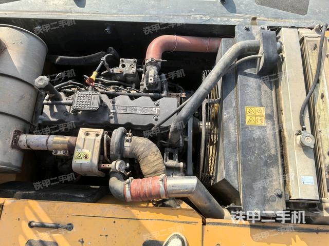 發(fā)動(dòng)機(jī)室（上車部件）