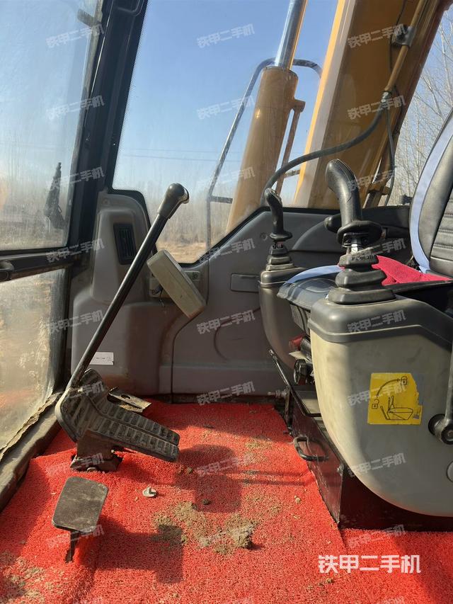 駕駛室頂部（整機(jī)外觀）