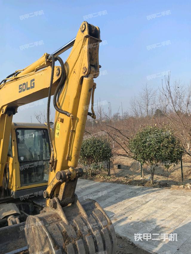 小臂整體右前（工作和回轉(zhuǎn)裝置）