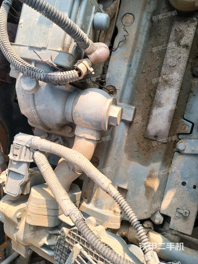 氣門(mén)室蓋螺絲特寫(xiě)（上車(chē)部件）