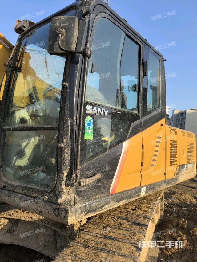 駕駛室整體（整機外觀）