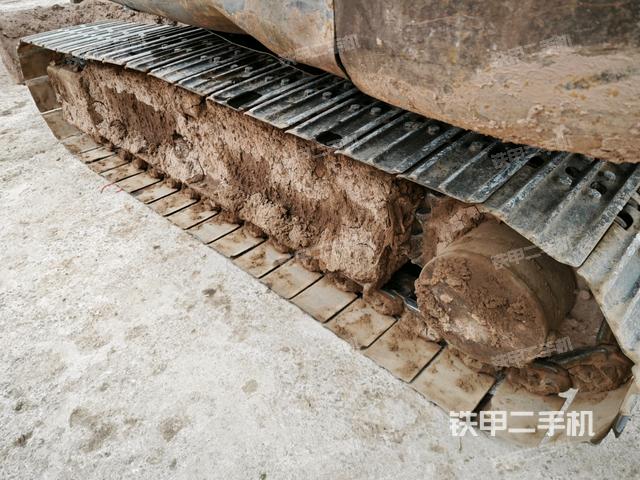 左側(cè)履帶整體?(行走機(jī)構(gòu)) 左側(cè)履帶整體?(行走機(jī)構(gòu))