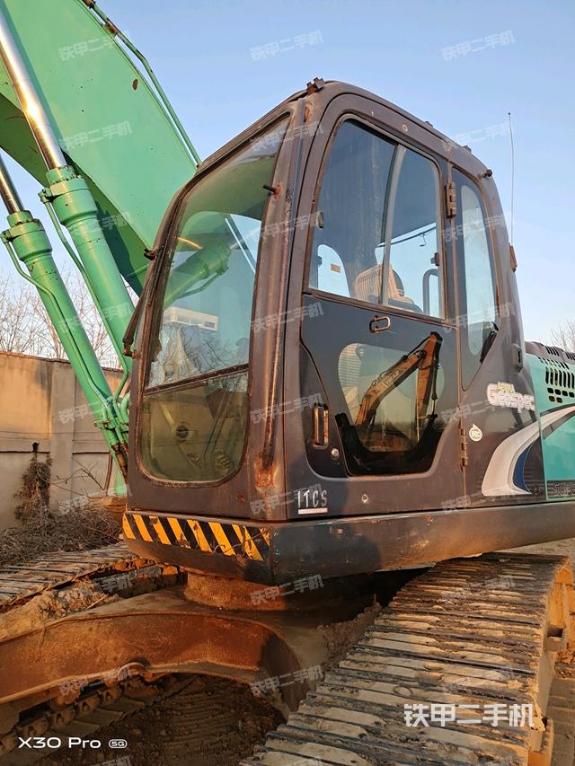 駕駛室整體（整機外觀）