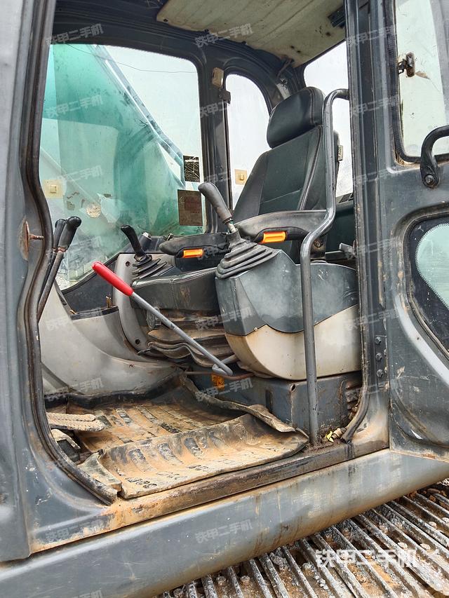 驾驶室整体（整机外观）