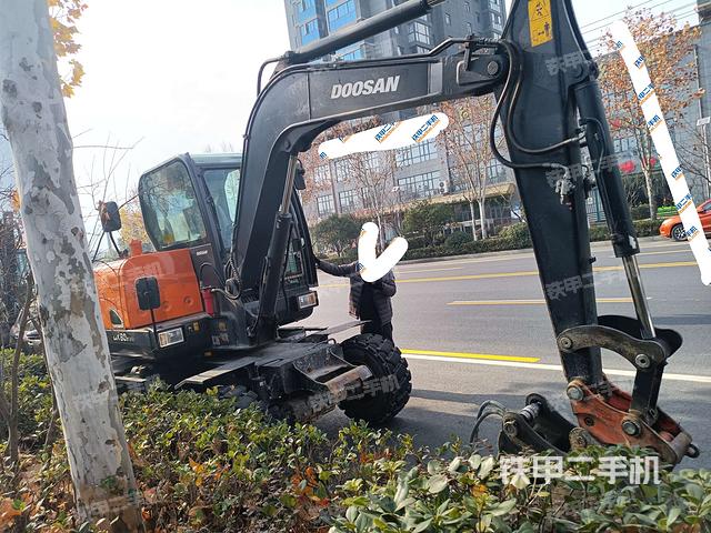 右前45(整機(jī)外觀) 右前45(整機(jī)外觀)