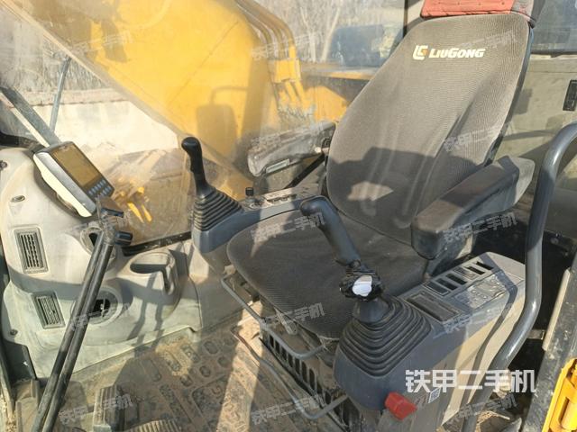 座椅后部（駕駛室部分）