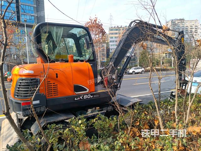 右后45(整機(jī)外觀) 右后45(整機(jī)外觀)