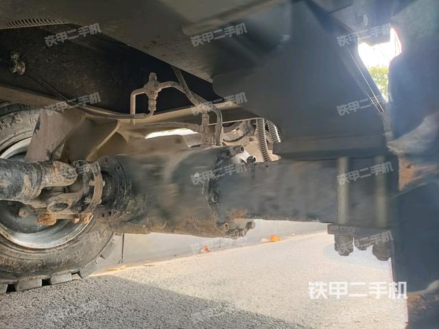 左驅(qū)動輪(行走機(jī)構(gòu)) 左驅(qū)動輪(行走機(jī)構(gòu))