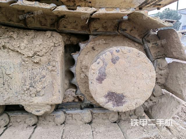 右側(cè)履帶整體(行走機(jī)構(gòu)) 右側(cè)履帶整體(行走機(jī)構(gòu))