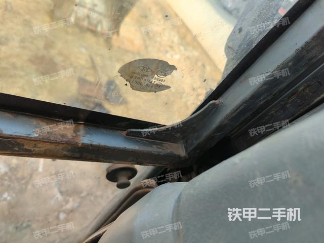 右側(cè)玻璃角標(biāo)（駕駛室部分）