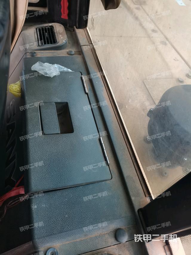 座椅后部（駕駛室部分）