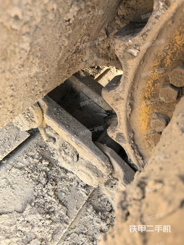 右驅(qū)動(dòng)輪（行走機(jī)構(gòu)）