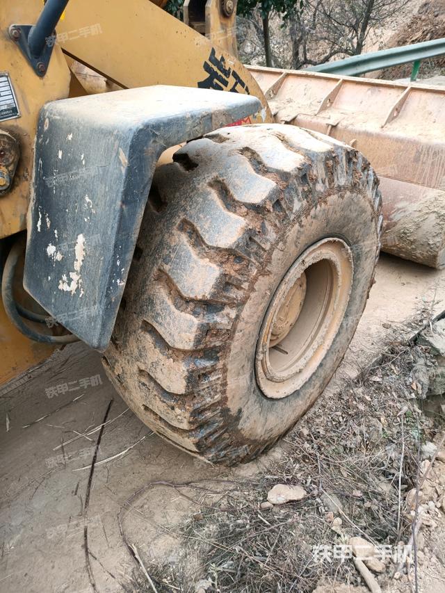 右前輪（行走機(jī)構(gòu)）