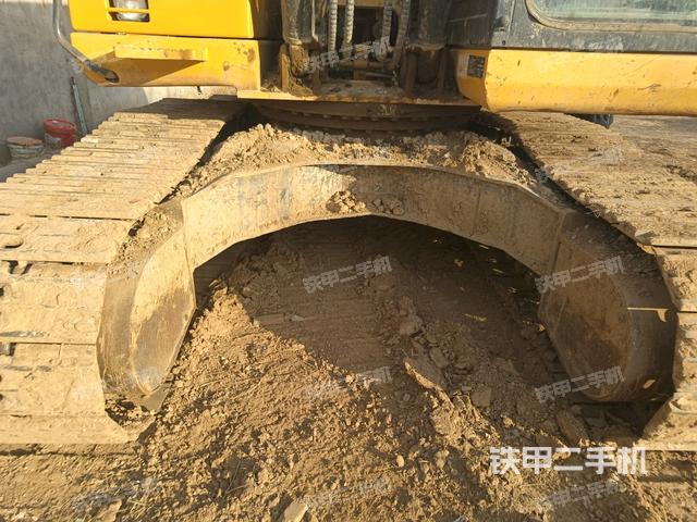 轉(zhuǎn)盤和下車架正前（工作和回轉(zhuǎn)裝置）