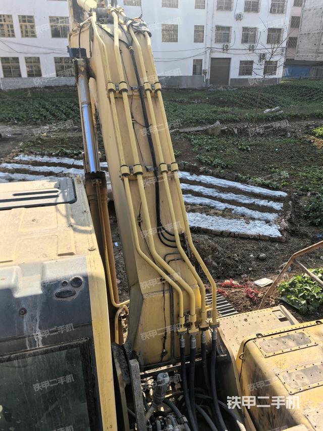 大臂背部俯視（工作和回轉(zhuǎn)裝置）