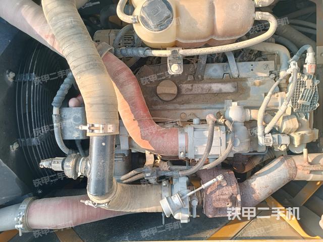 發(fā)動(dòng)機(jī)室（上車(chē)部件）