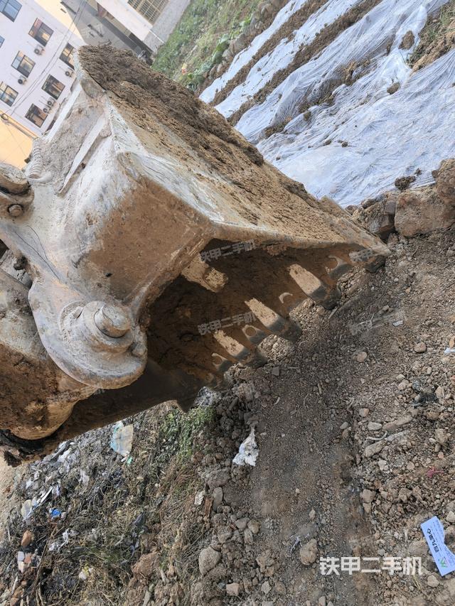 鏟斗右后整體（工作和回轉(zhuǎn)裝置）