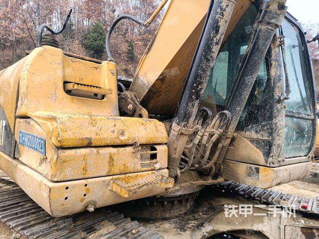 大臂根部?斜視(工作和回轉(zhuǎn)裝置) 大臂根部?斜視(工作和回轉(zhuǎn)裝置)