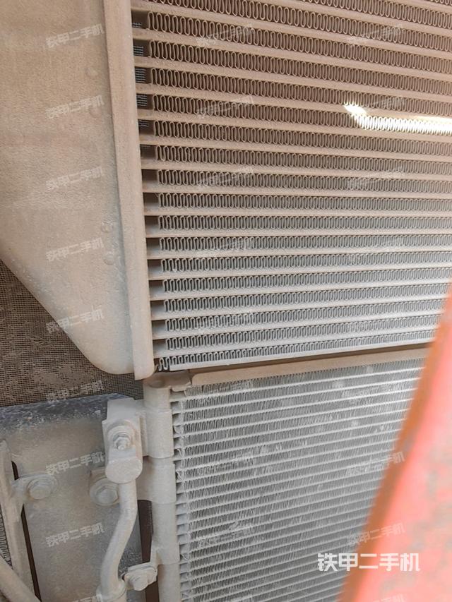 散熱器正面（大件艙室）