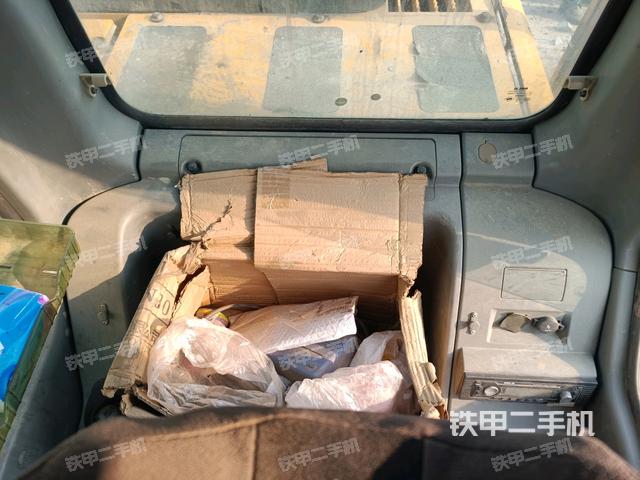 座椅后部（駕駛室部分）