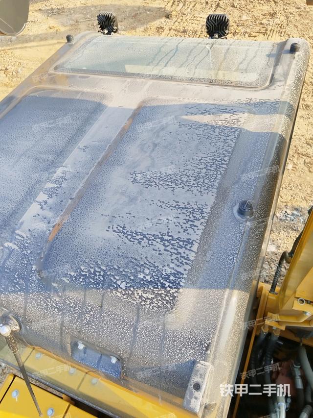 駕駛室頂部（整機(jī)外觀）