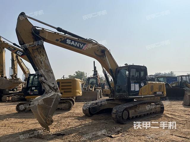 三一重工SY215C挖掘機(jī)